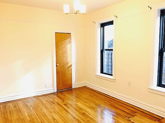 4th image of 351 E 21st St APT 1G