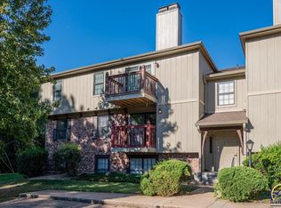 5633 SW Foxcroft South Cir, Topeka, KS 66614