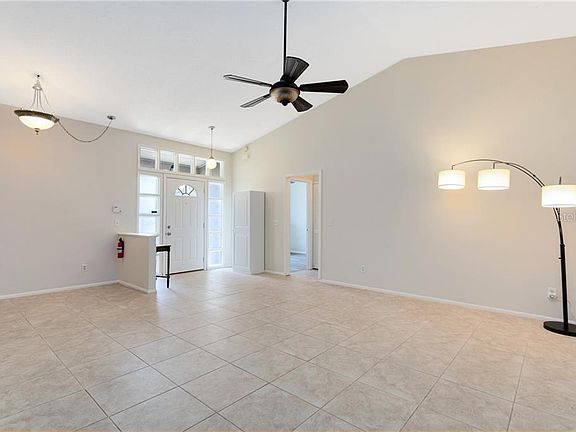 4th image of 1061 Burnett St