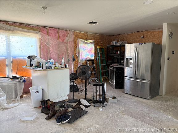 3rd image of 2212 N Highway 69