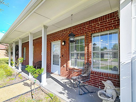 2nd image of 4805 Hunters Ridge Dr