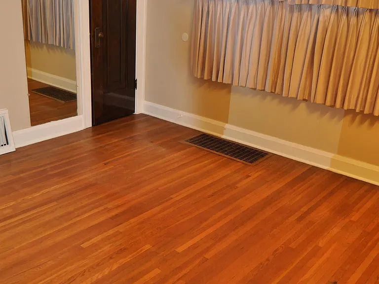 805 Robinson St — Photo 10