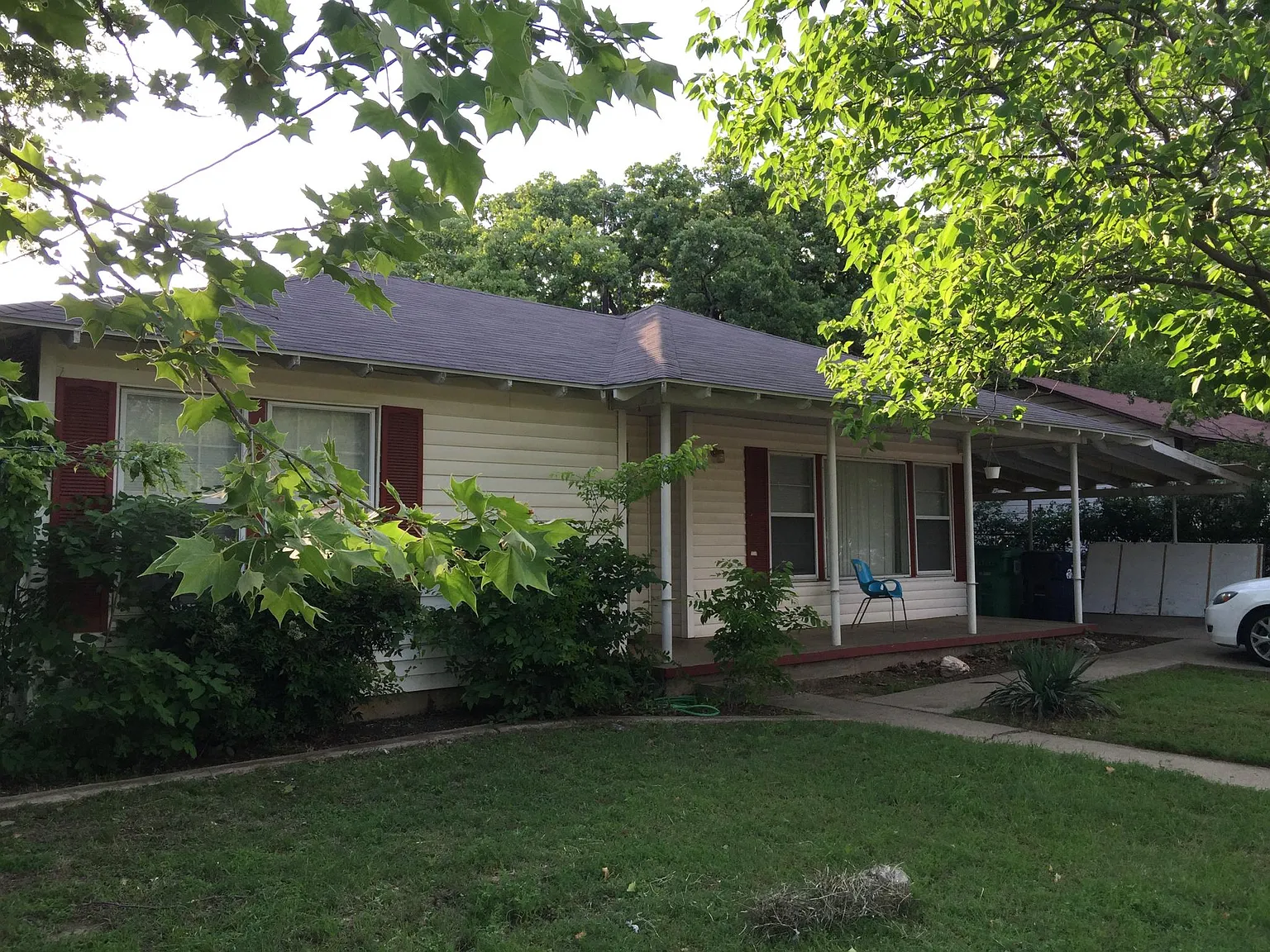 5 bed, 1750 sqft, $2,900 — Photo 3