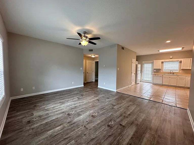 Rand Powell Apartment Homes — Photo 12