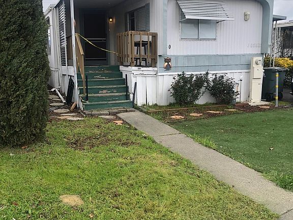 2nd image of 30 Del Rey Drive