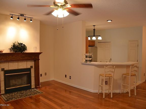 family room 2