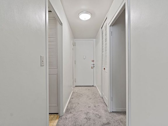 5th image of 112 Washington Pl APT 3D