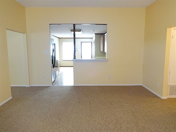 4th image of 5504 Londonderry Ct