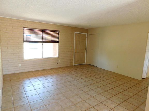 4th image of 925 W Calle Catavinos