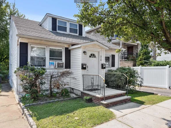 386 Kennedy Dr, Fairview, NJ 07022