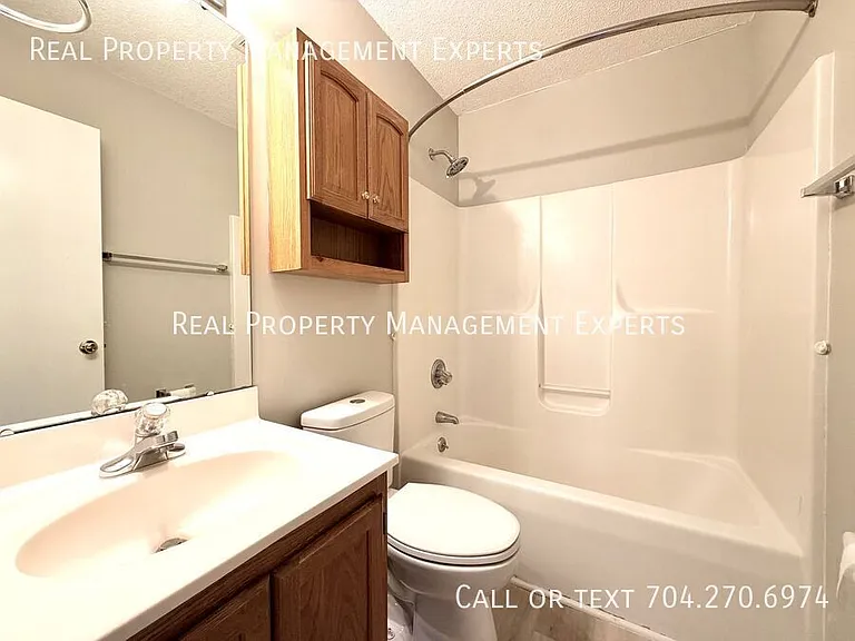 174 Overcreek Rd — Photo 9