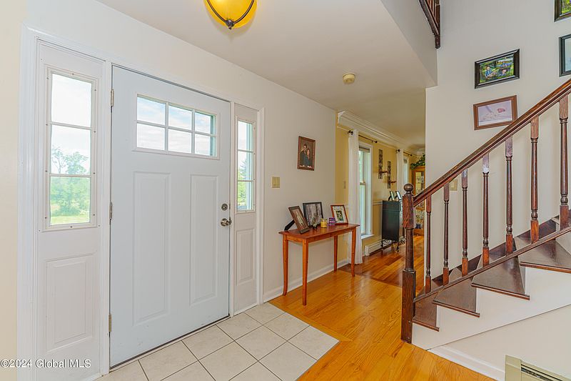 3rd image of 570 Knickerbocker Road