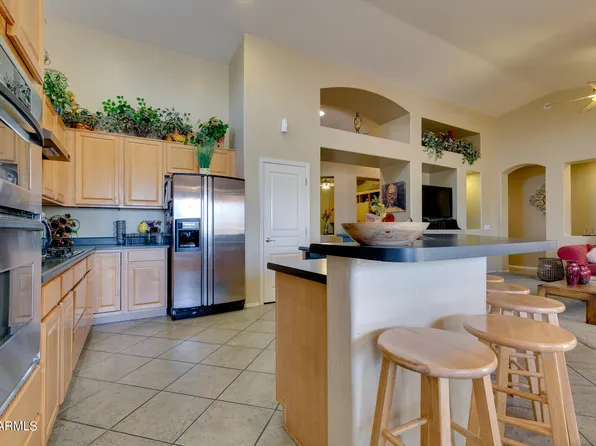 2403 N RAVEN Circle, Mesa, AZ 85207