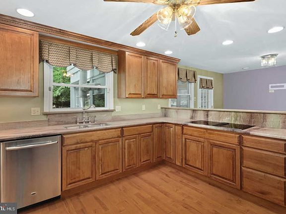 3rd image of 38 Manning Ln