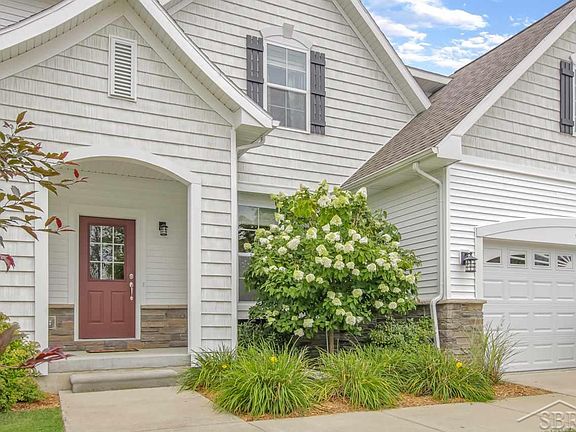 2nd image of 7705 Winding Creek Ct