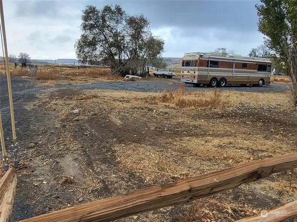 327 First Street, Wilson Creek, WA 98860