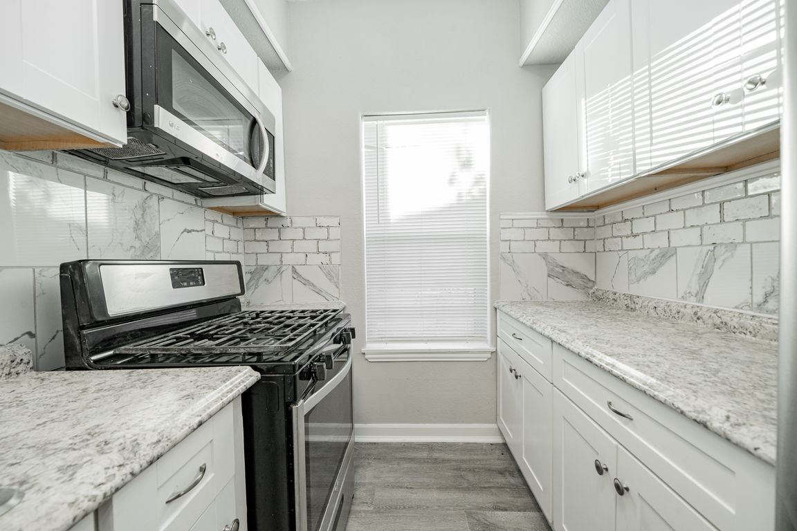 next background image