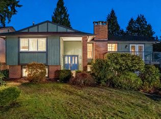 2731 Daybreak Ave, Coquitlam, BC V3C 2E8