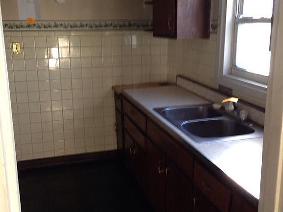 3rd image of 2819 Yergen Ct