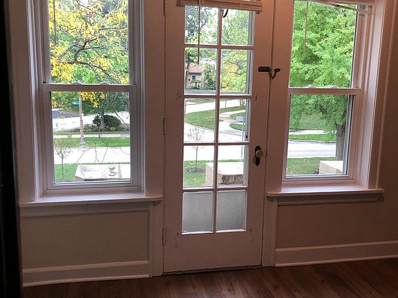 3rd image of 521 Park Dr