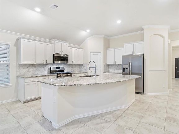 3rd image of 2330 Jasper Pt