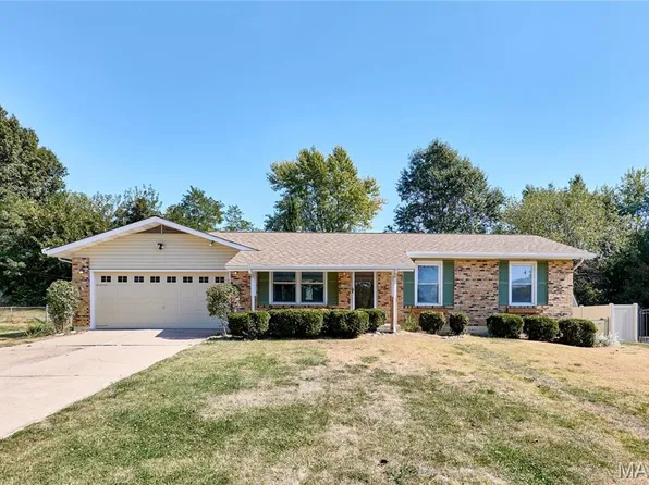 1192 Musket Dr, Saint Charles, MO 63304