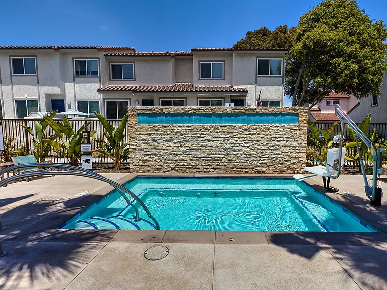 Surfside Villas — Photo 7