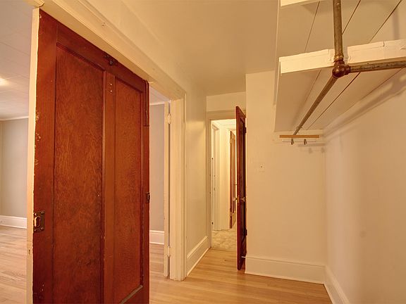 5th image of 439 University Ave #1