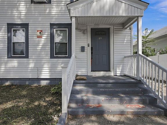 2nd image of 19 Carr St