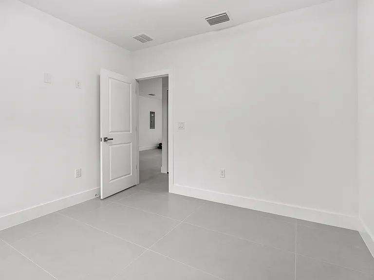214 Singer St #1 — Photo 16