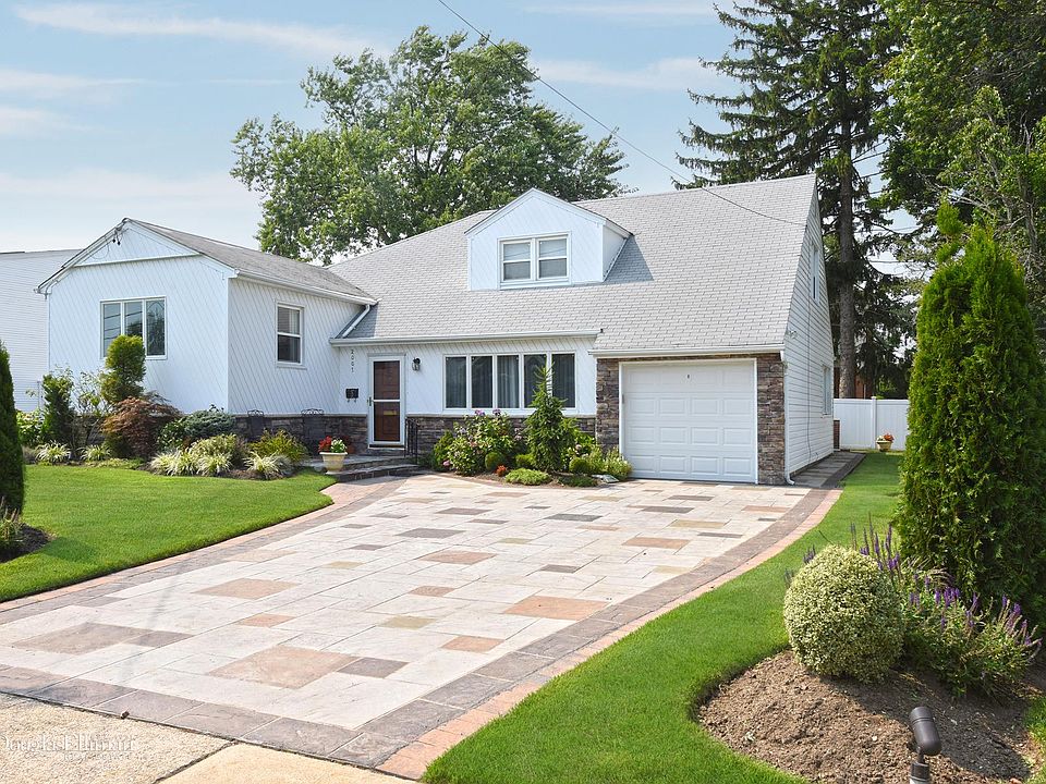 1st image of 2007 Brook Park Dr