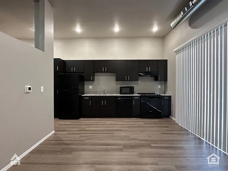 University Hills Village — Photo 120