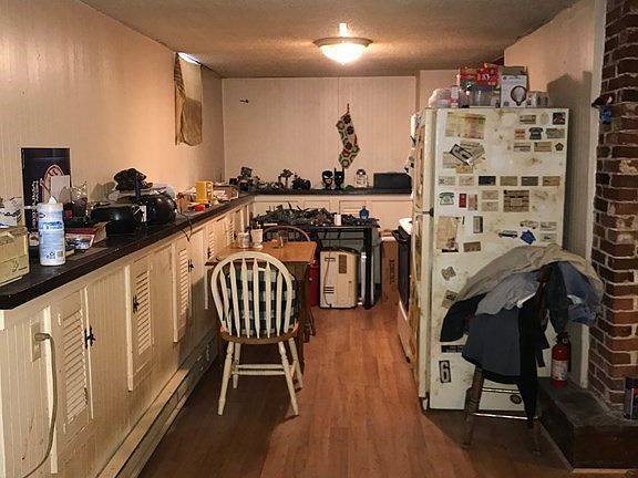 4th image of 165 River St #167