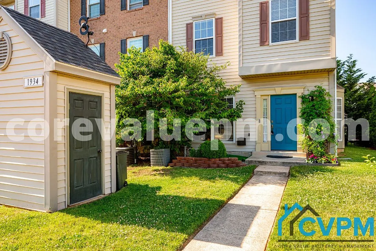 Building Photo - 1934 Hackberry Ct
