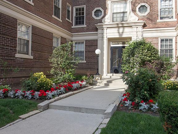 5th image of 555 Russell Hill Rd #0