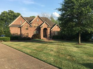 1015 Cabriolet Ct, Gallatin, TN 37066