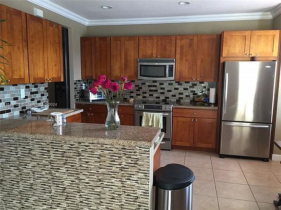 4th image of 10768 NW 76th Ln #10768