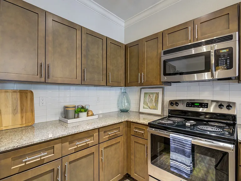 McKenzie Park Apartments — Photo 6