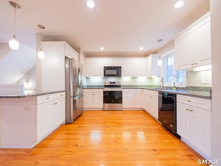 9 Englewood Ave #C — Photo 11