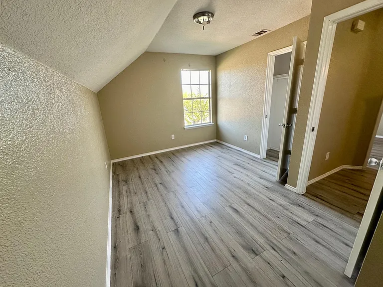 307 Kings Way Dr #A — Photo 8