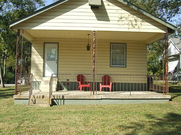 2nd image of 2701 Alhambra Cir