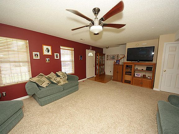 5th image of 4996 Burkeshire Ct