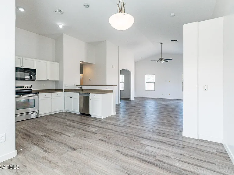 24866 W Huntington Dr — Photo 21