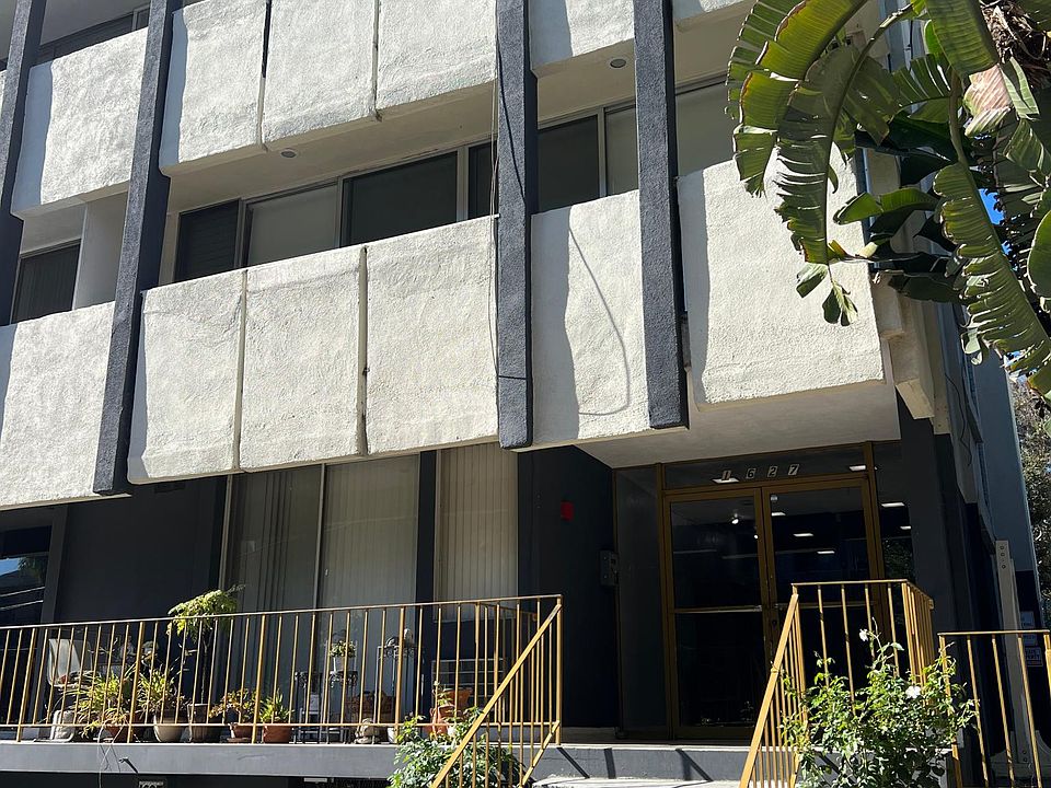 1st image of 1627 N Poinsettia Pl APT 14