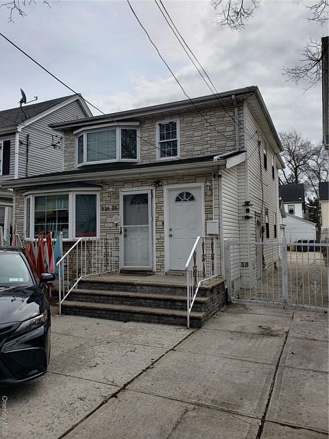 1st image of 22426 Edmore Ave