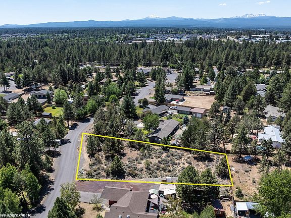 5th image of 20874 Greenmont Dr