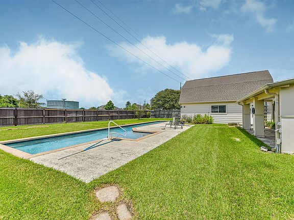 2nd image of 2614 Brahman Dr