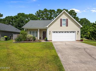 121 Blackheath Dr, New Bern, NC 28560