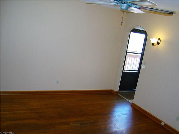 4th image of 2514 Nash St