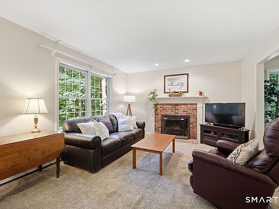 4th image of 212 Martin Road